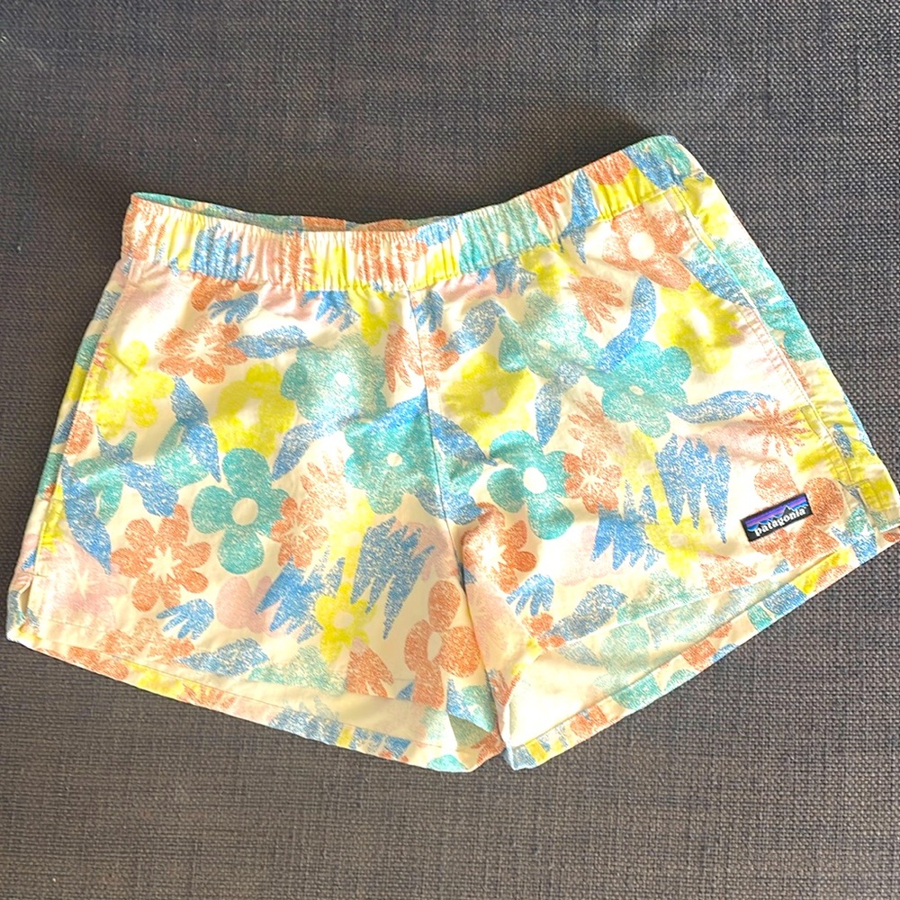 NWOT - Patagonia Women's Barely Baggies Shorts - Sm